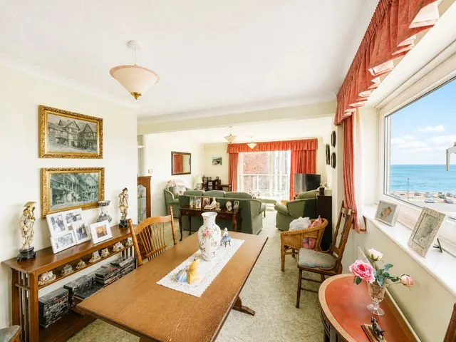 Sutton Place, Bexhill on Sea, photo 2