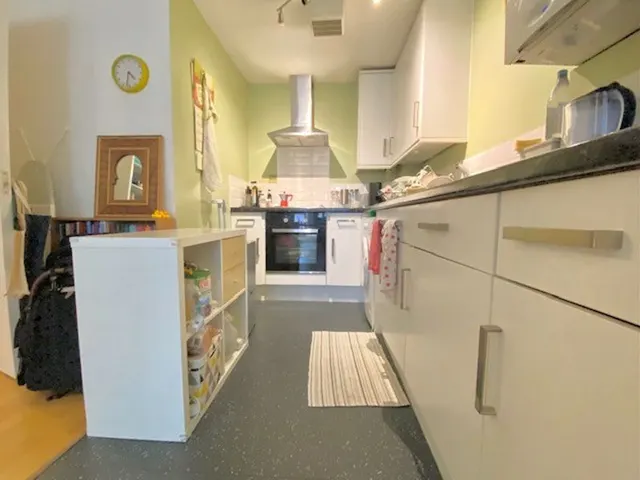 Photo 2 — 33 Westmoreland Road, London SE17 2BT