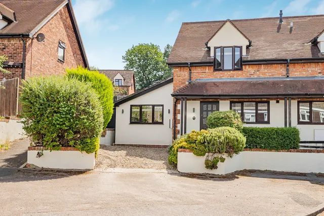 Keable Road, Wrecclesham, GU10, photo 1