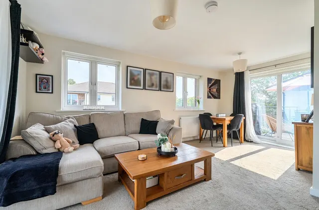Felton Close, Netley Abbey, SO31, photo 2