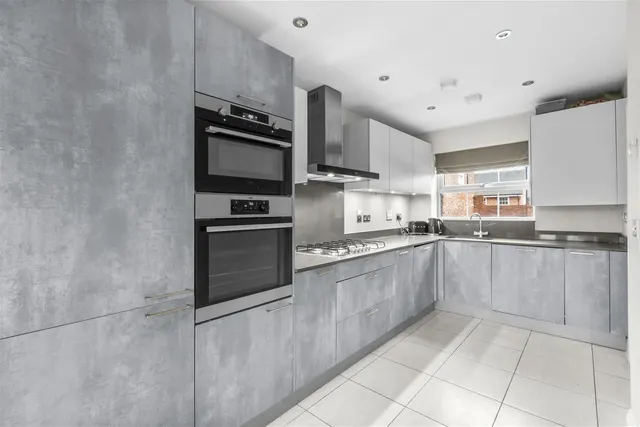 De Havilland Court, High Wycombe, HP13, photo 3