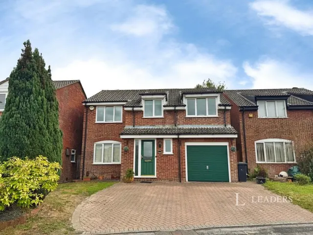 Valley Park Drive, Clanfield, PO8, photo 1