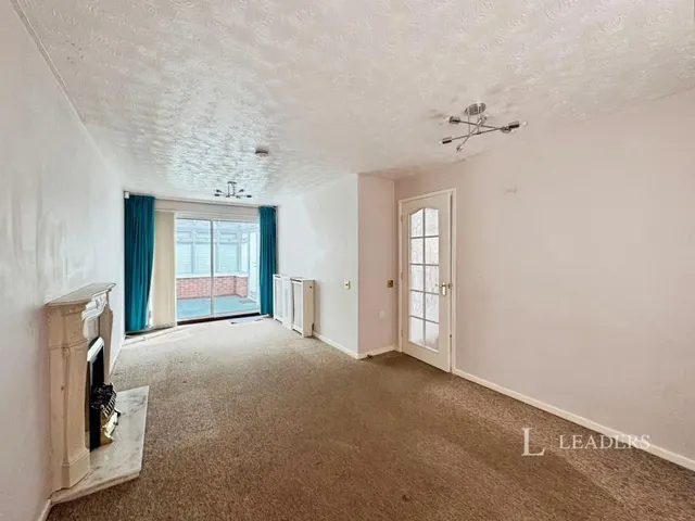 Valley Park Drive, Clanfield, PO8, photo 3