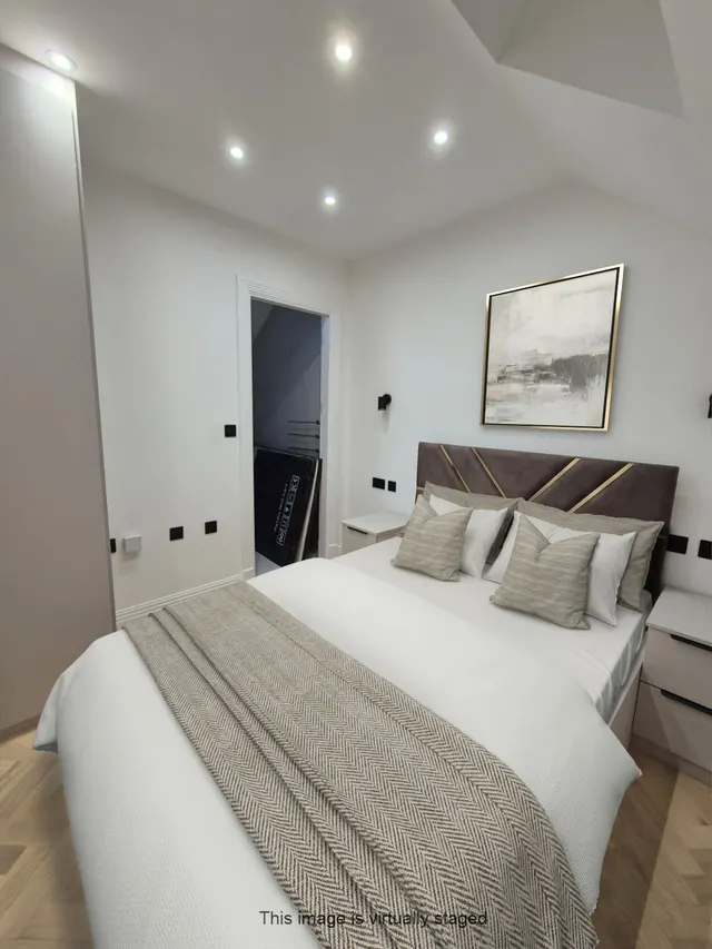 Ravenscourt Road, London, W6, photo 3