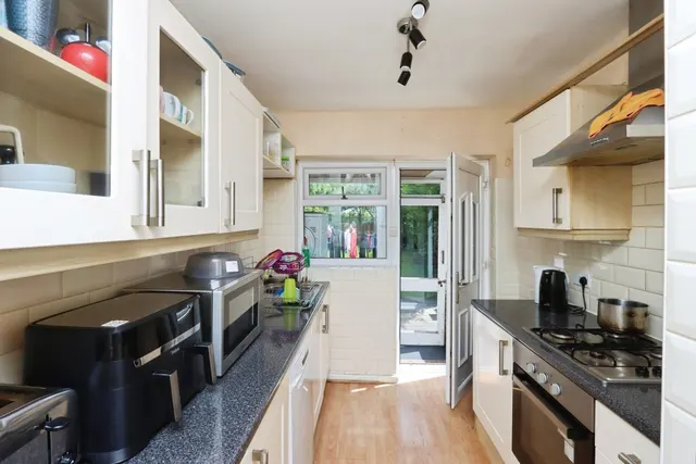 Photo 3 — Meadow View Road, Sheffield, S8