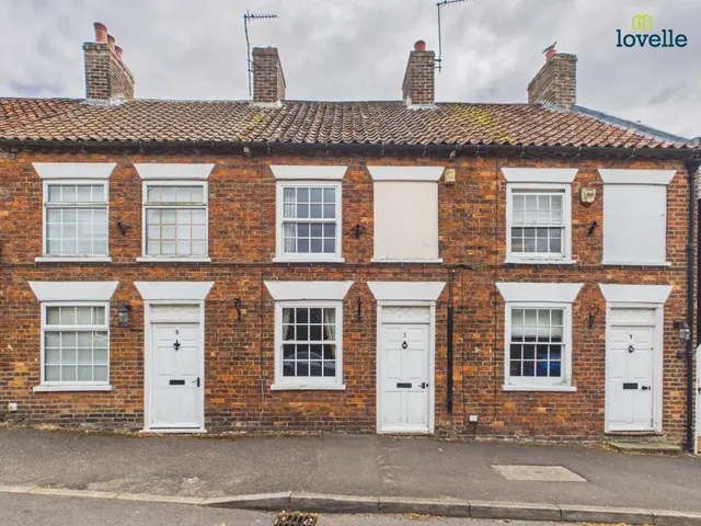 Church Street, Caistor, LN7, photo 1