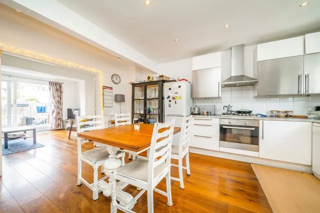 Berrymede Road, W4, photo 3