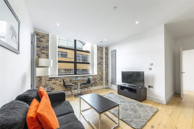Carlow Street, Camden, photo 1