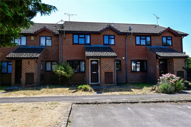 Kingfisher Walk, Ash, Guildford, Surrey, GU12 6RF, photo 1