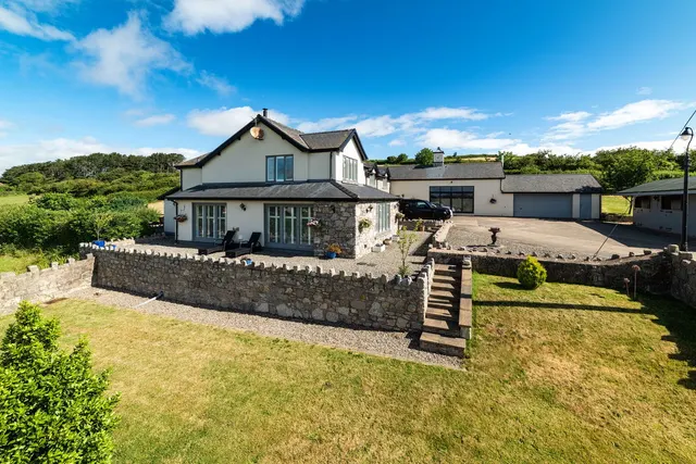 Ffordd Teilia, Gwaenysgor, Flintshire, LL18 6EQ, photo 1