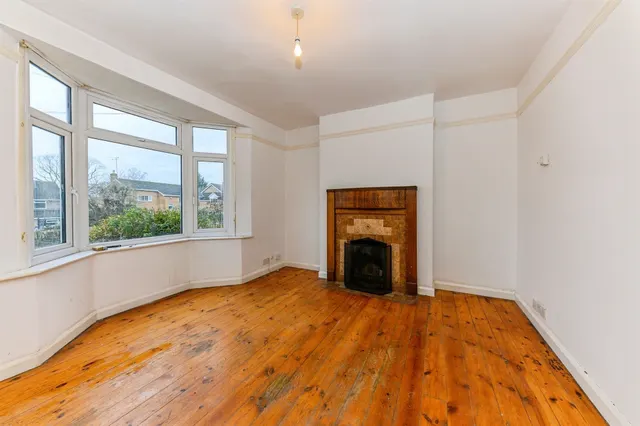 Old Leicester Road, Wansford, PE8, photo 2