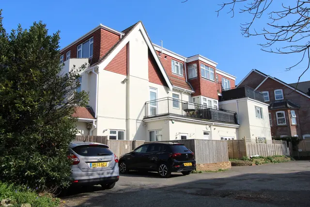 1 bedroom flat — Sea Road, Boscombe, Bournemouth