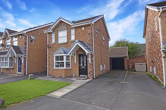 Farington Gate, Leyland, PR25, photo 1