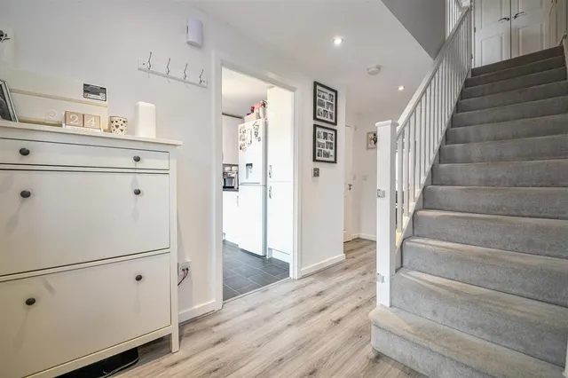 Chiltern Crescent, Fair Oak, SO50, photo 2