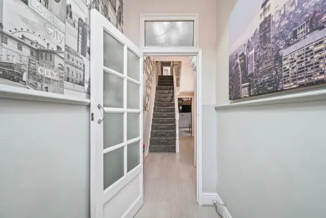 Garstang Road, Preston, Lancashire, PR1 1NA, photo 1