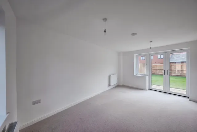Emerald Close, Bradwell, NR31, photo 2