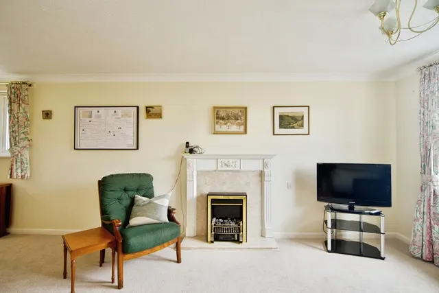 Photo 3 — Hudsons Court, Darkes Lane, Potters Bar, Hertfordshire, EN6