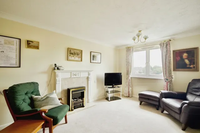 Photo 2 — Hudsons Court, Darkes Lane, Potters Bar, Hertfordshire, EN6