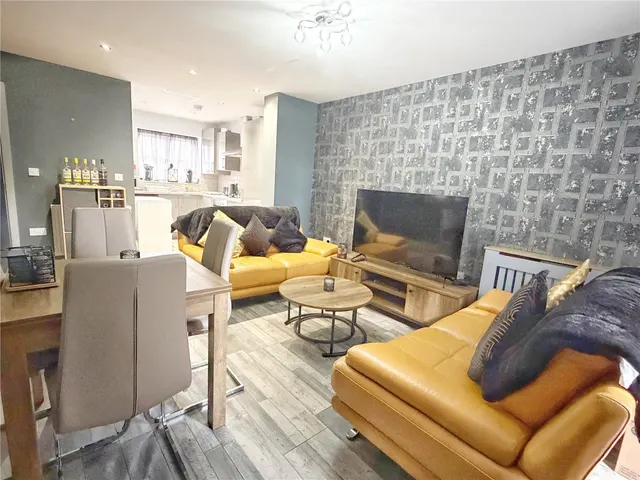 Claybank Street, Heywood, OL10, photo 3