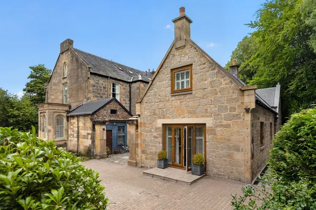 Linnpark Gardens, Johnstone, photo 1