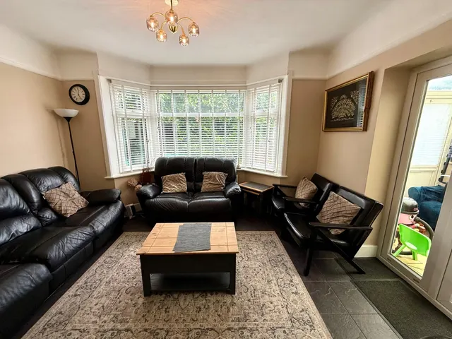 Regents Park Road, Regents Park, SO15, photo 3