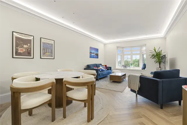 Holtwood Road, Oxshott, KT22, photo 3