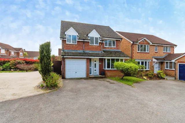 Photo 2 — Lukin Drive, Nursling