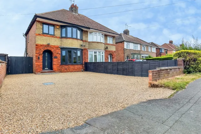 Newark Avenue, Peterborough, PE1, photo 1