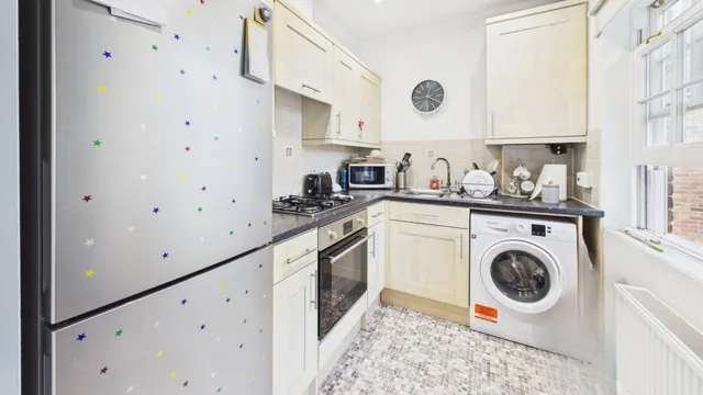 Cobb Close, Bury St Edmunds, IP32, photo 3