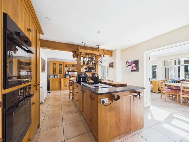 Bullocks Farm Lane, Wheeler End, HP14, photo 2