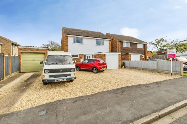 Glendon Close, LINCOLN, photo 1