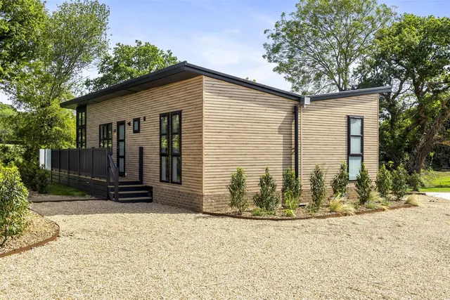Bluebell Park, Sumners Ponds, Barns Green, Horsham, photo 1