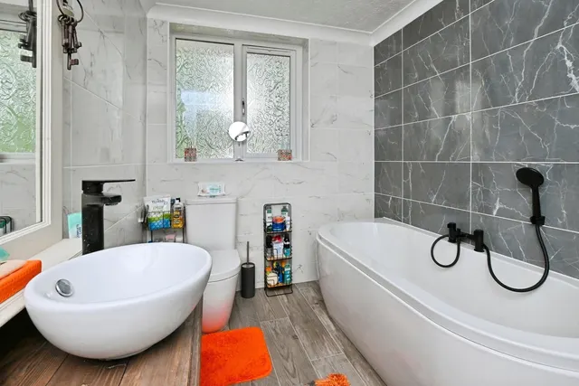 Photo 2 — Dabek Rise, Kirkby-in-Ashfield, Nottingham, Nottinghamshire, NG17