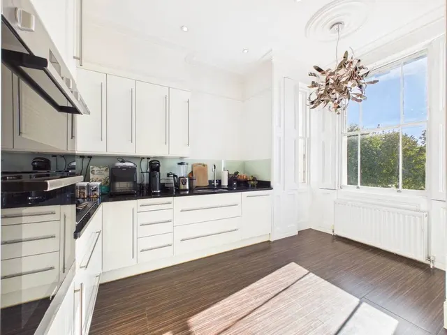 Portland Terrace, The Green, TW9, photo 2