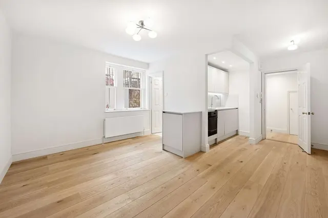 Photo 2 — Strathmore Gardens, London, W8 4RZ