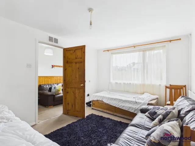 Barming Close, Eastbourne, BN23, photo 2