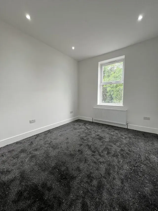 Photo 3 — Montague Road, Hounslow