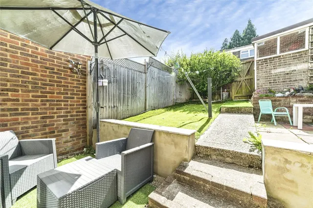 Shakespeare Road, Basingstoke, RG24, photo 2