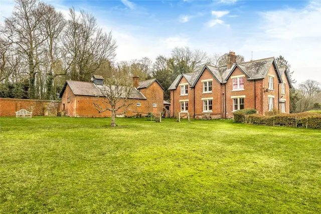 6 bedroom house — Micheldever Station, Winchester, Hampshire, SO21 3AL
