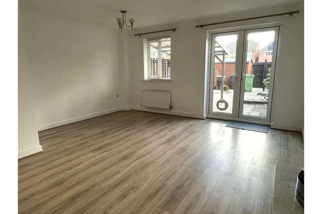 Phoenix Drive, Wrexham, LL11, photo 2