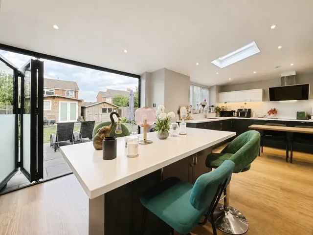 Photo 3 — Courtenay Road, Farnham, Surrey, GU9 9DN