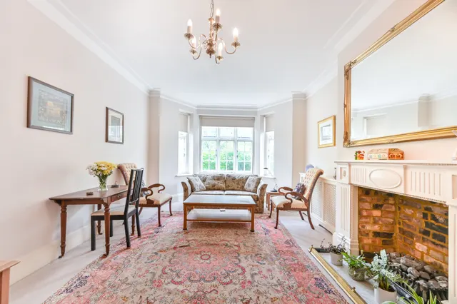 Photo 3 — 37 Clifton Court, Northwick Terrace, London