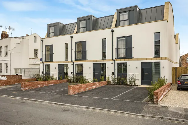 Carlton Street, Cheltenham, GL52, photo 1