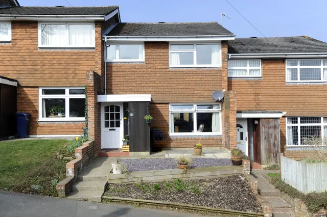 Manor Gardens, Godalming, GU7, photo 1