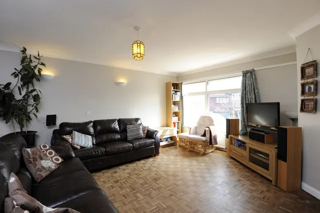 Manor Gardens, Godalming, GU7, photo 2