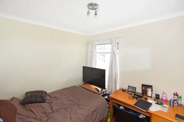 Newcombe Road, Southampton, photo 1
