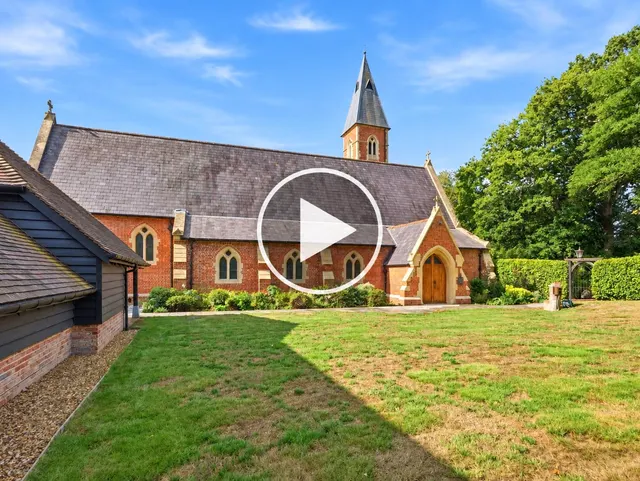 A remarkable former chapel where breathtaking ecclesiastical architecture meets luxurious contemporary living, set withi, photo 1