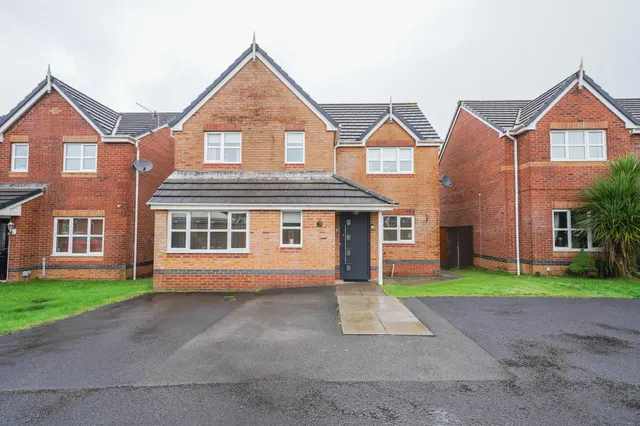 Golwg Y Waun, Swansea, SA7, photo 1