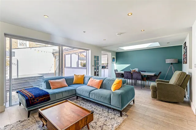 Deburgh Road, London, SW19, photo 1