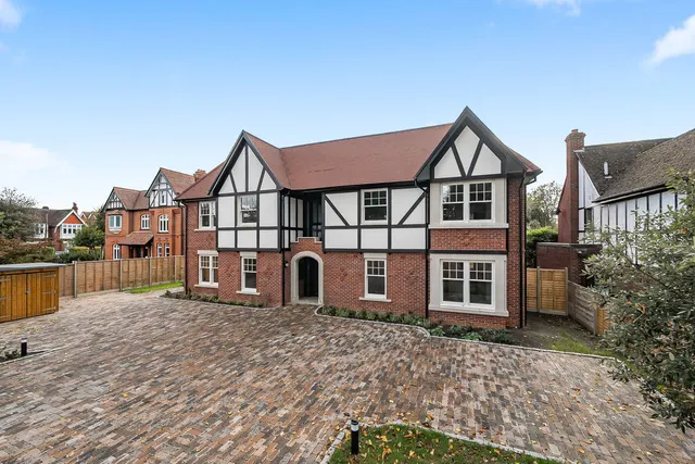 Beauchamp Road, East Molesey, KT8, photo 1